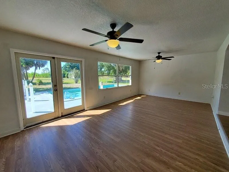 2 bed, 2.0 bath, 1307 sqft, $1,800 — Photo 4