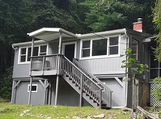 9361 Sherwood Dr, Kunkletown, PA 18058