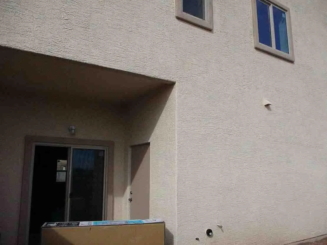 4 bed, 2.5 bath, 2244 sqft, $2,295 — Photo 2