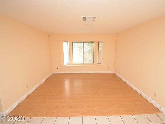 5th image of 2428 Chatfield Dr
