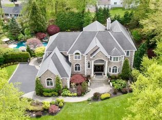 457 Devonshire Dr, Franklin Lakes, NJ 07417