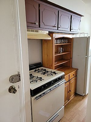 3rd image of 108 Parkinson Ave #A
