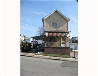 1st image of 209 Painter St
