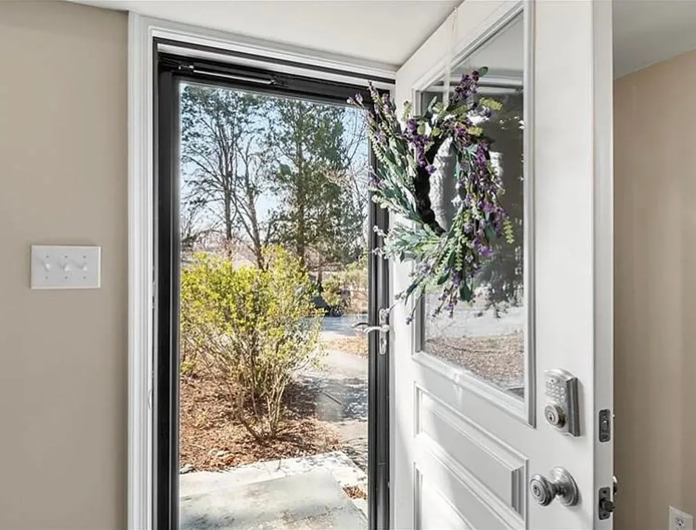 3 bedroom-2bath off Battleground Ave — Photo 3