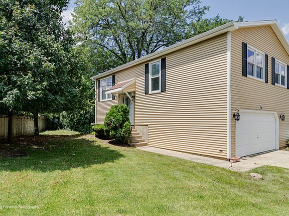 2nd image of 2120 Almond Ln