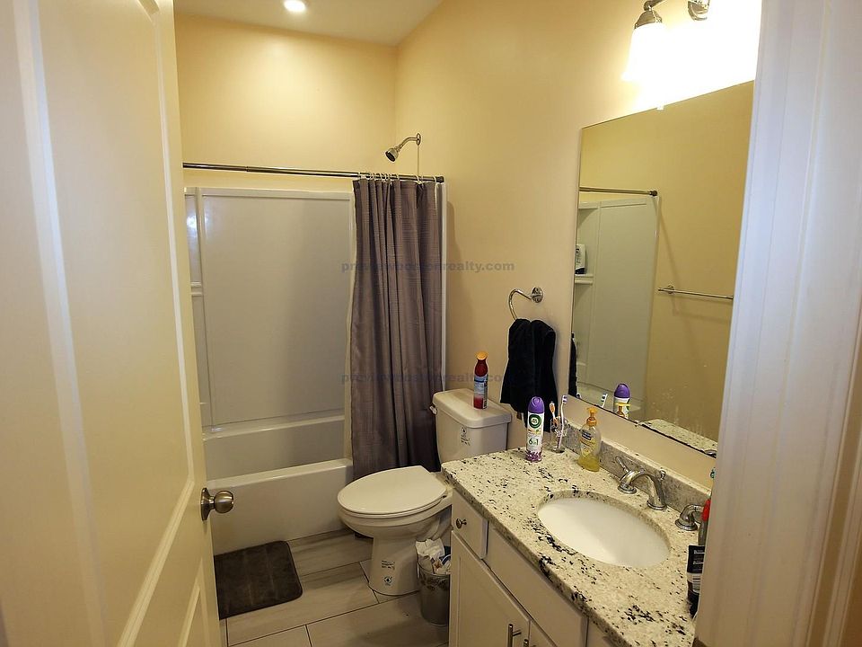 2nd image of 21 Higgins St #L1