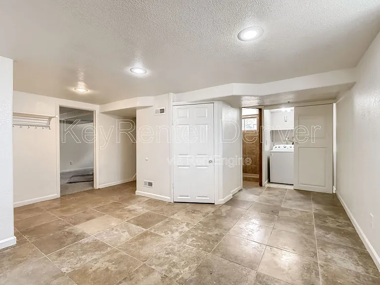 4195 Benton St — Photo 11