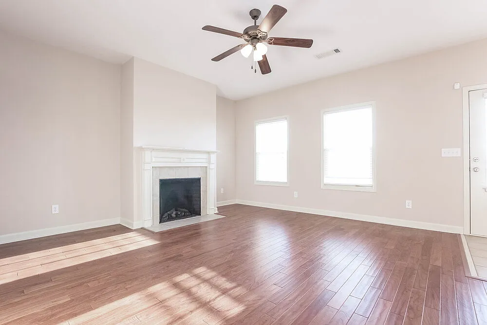 Building Photo - 537 Pringle Dr