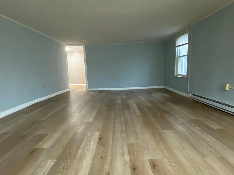 211A N Railroad St — Photo 18