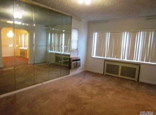 24122 132nd Rd, Rosedale, NY 11422