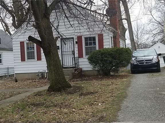 3rd image of 170 W Hudson Ave