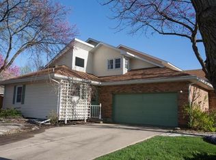 1222 Chancellor Dr, Edwardsville, IL 62025