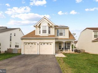 5 Fall Dr, Burlington, NJ 08016