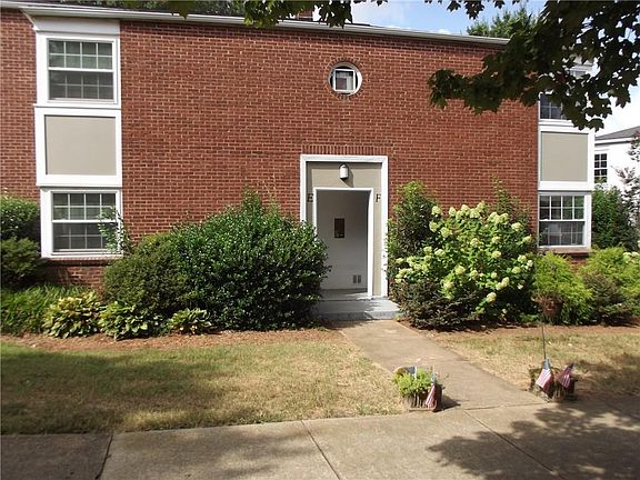 3rd image of 100 Lewis Dr Unit 16E