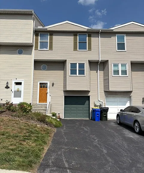 125 Chartwood Dr — Photo 1