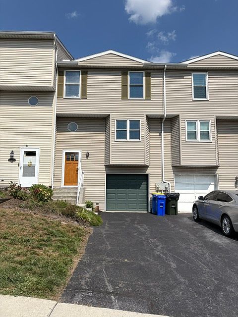 1st image of 125 Chartwood Dr