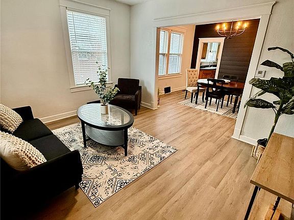 4th image of 815 E Acton Ave