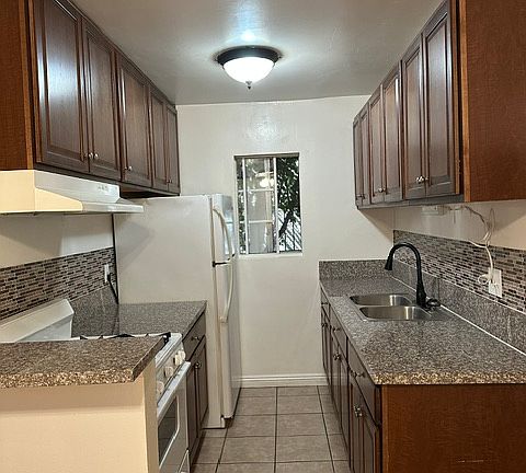 4th image of 1216 N Las Palmas Ave #9
