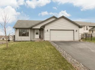 7403 53rd St N, Oakdale, MN 55128