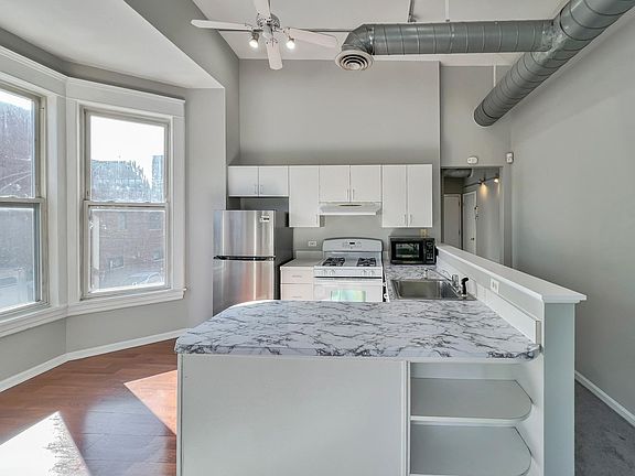 3rd image of 1801 W Division St APT 2F