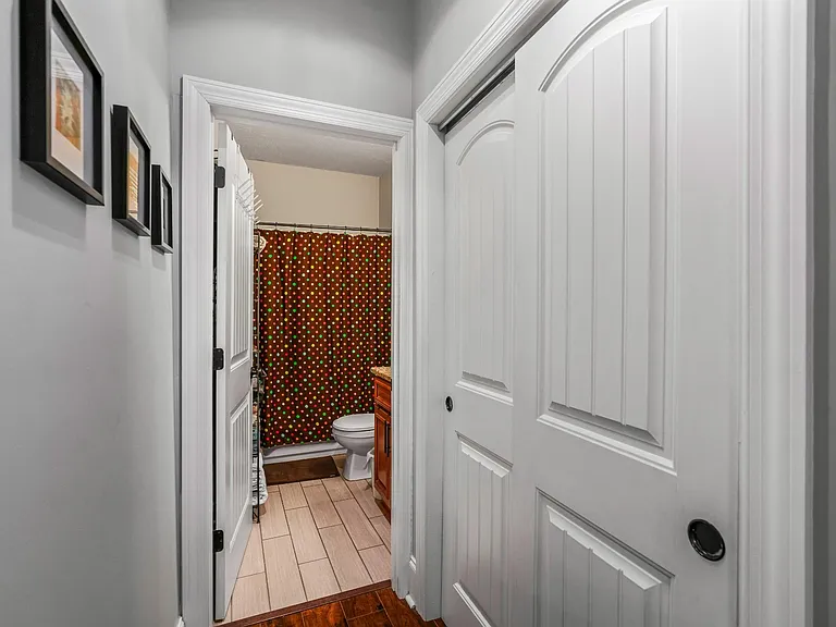1521 Arthur Ave — Photo 11
