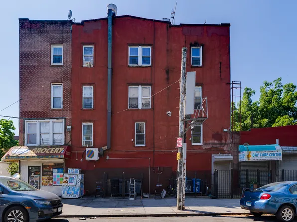 266 Throop Avenue image 2 of 3