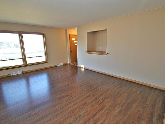4th image of 1823 Monroe Ave