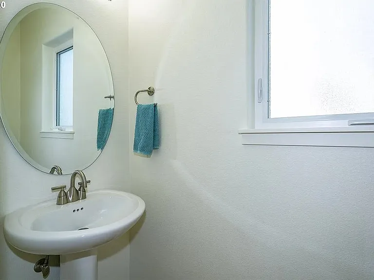 153 NE Porto Way — Photo 27