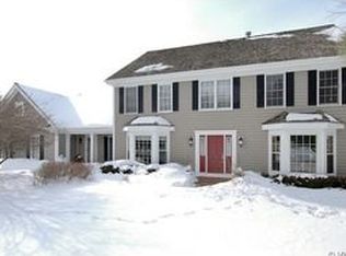 235 Weatherstone Rd, Barrington, IL 60010