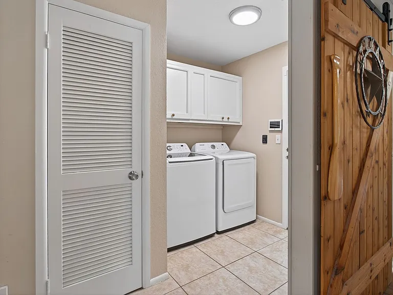 4202 Indian Creek Ct — Photo 20