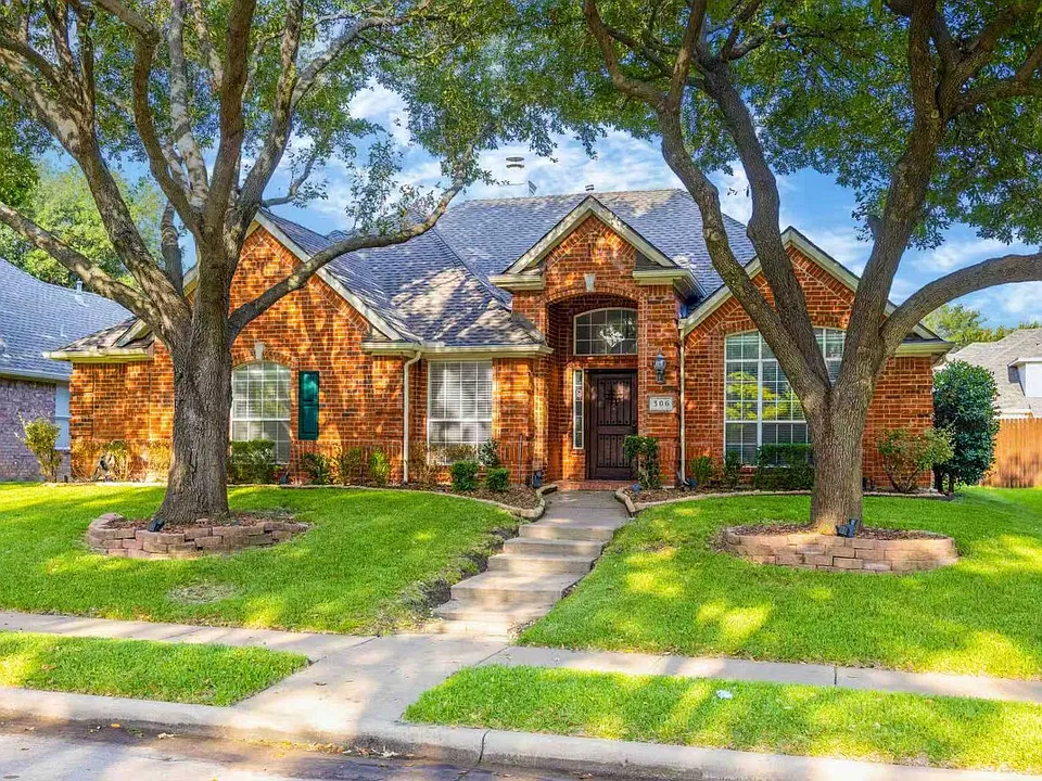 306 Fairfax Dr
