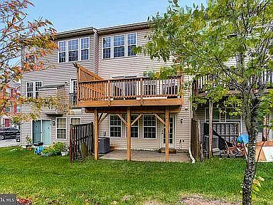 3 bed, 2.5 bath, 2100 sqft, $3,000 — Photo 3