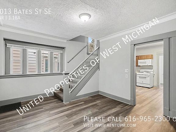 4th image of 1013 Bates St SE