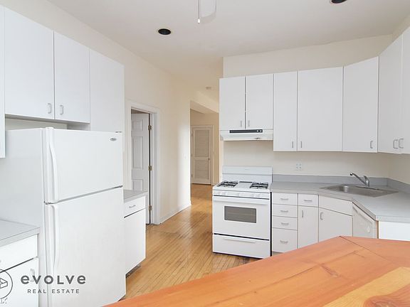 3rd image of 2318 N Southport Ave #3EO2