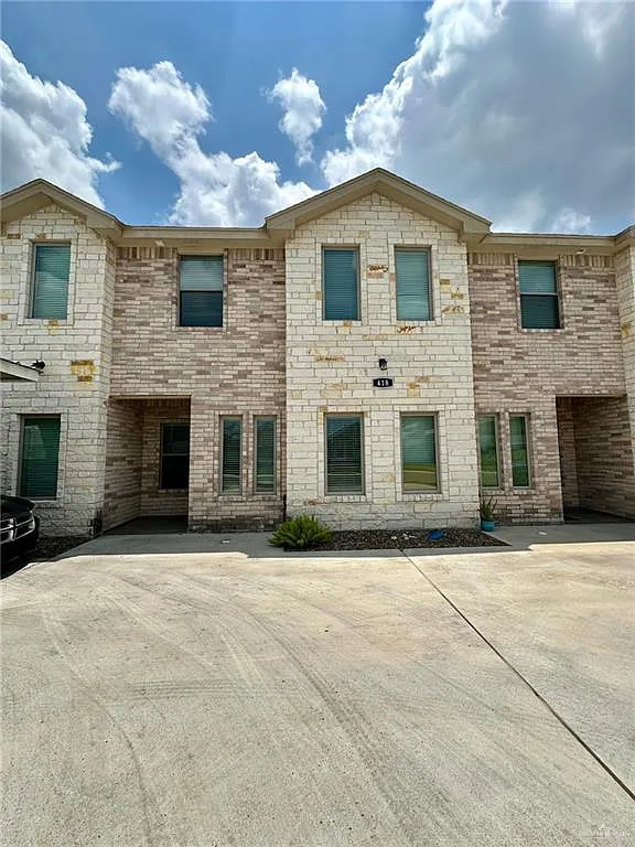 3 bed, 2.5 bath, 1400 sqft, $1,400 — Photo 1