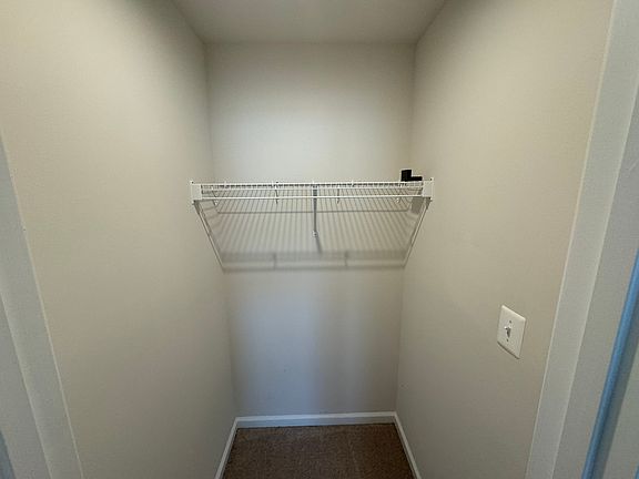 4th image of 147 Presidents Pointe Ave