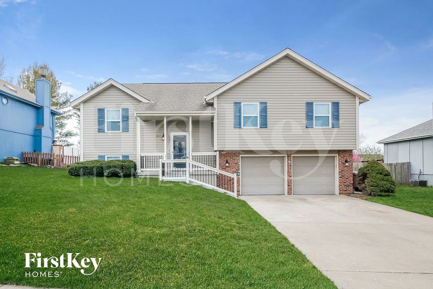 3 bed, 2.5 bath, 1725 sqft, $2,460 — Photo 1