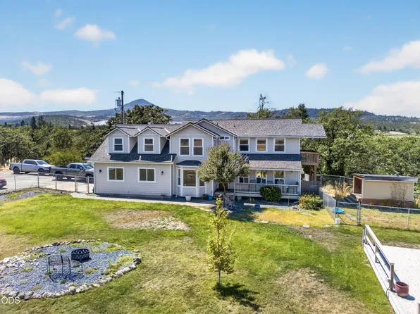 1350 Dry Creek Rd, Eagle Pt, OR 97524