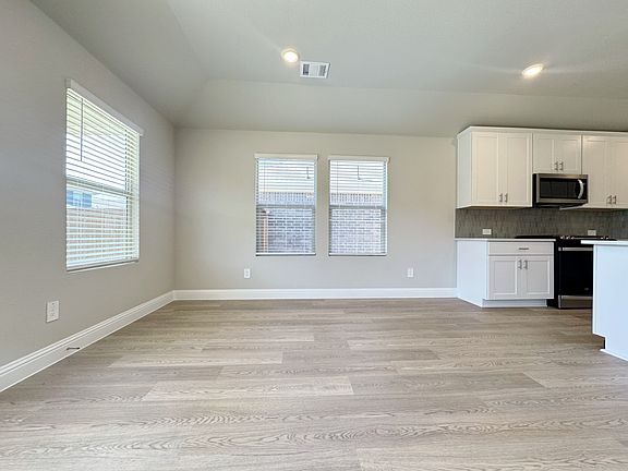 5th image of 3713 Canyon Dr