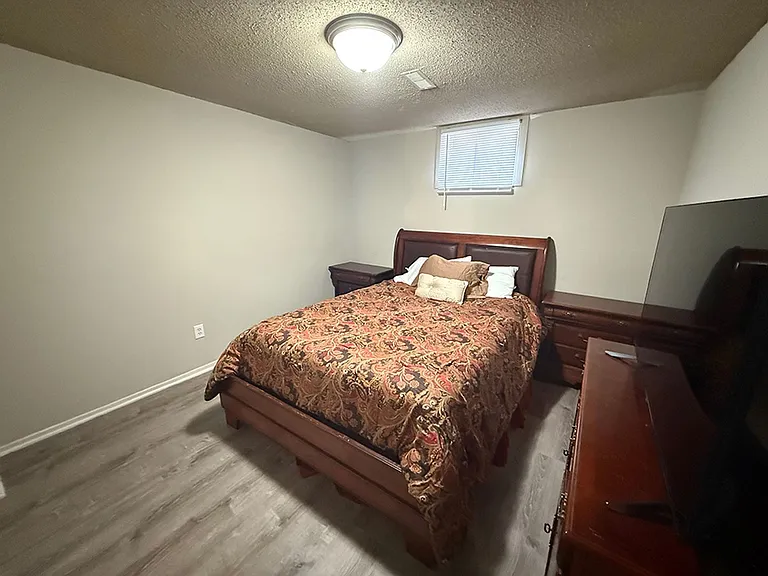 212 Wheaton Ct — Photo 18