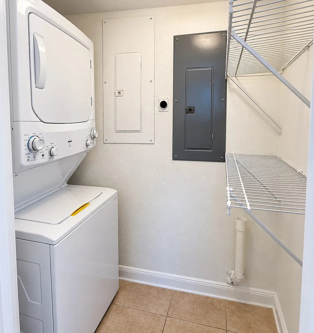 2 bed, 1.5 bath, 890 sqft, $1,600 — Photo 3
