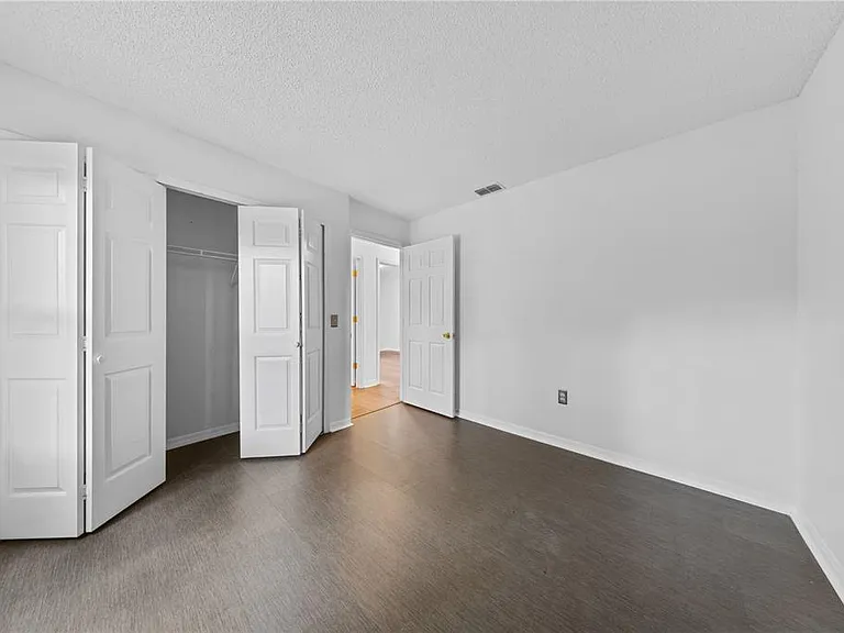 308 Silver Pine Dr — Photo 24