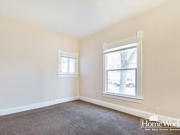 3rd image of 526 Vistula St