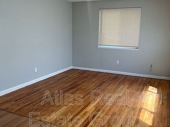 4th image of 1520 N Trenton St Unit 106