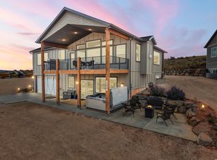 388 W Cricket Cir, Garden City, UT 84028