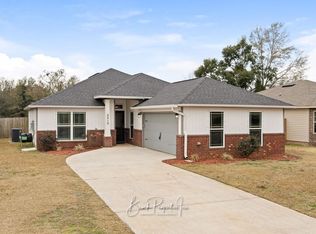 5515 Peach Dr, Pace, FL 32571