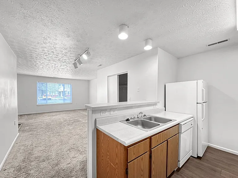5370 Glenn Cross Rd — Photo 13