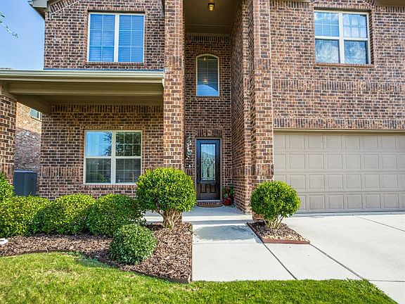 3rd image of 137 Oriole Dr