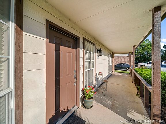 5th image of 7807 N 128th East Ave