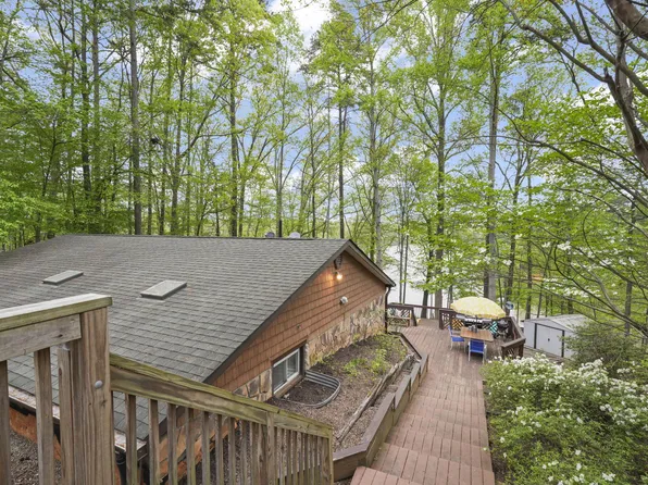 89 Bluestone Cir, Clarksville, VA 23927